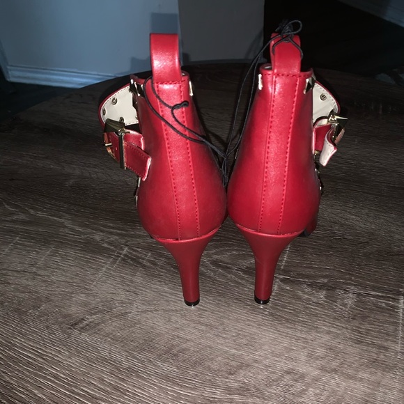 Ladies Pumps - Picture 3 of 6